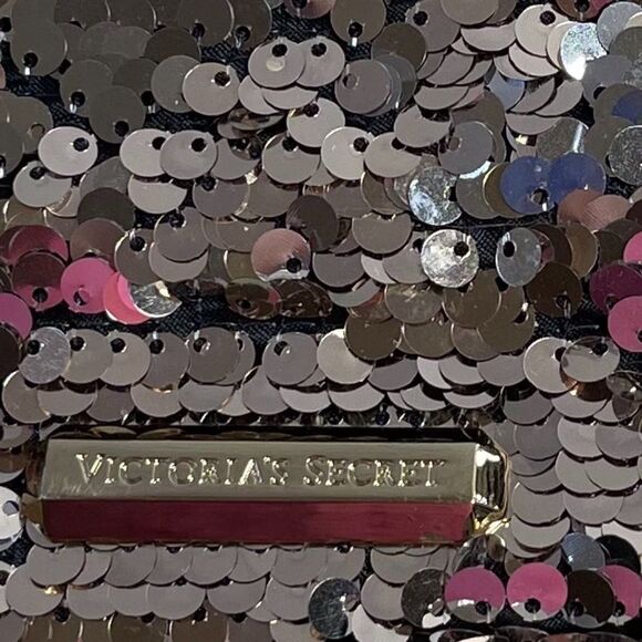 Victoria's Secret Silver Sequin Clutch/Make Up Bag - Picture 2 of 5